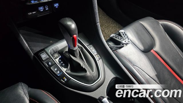 Hyundai Veloster 2018 — photo 9