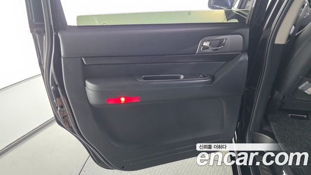 KG Mobility KORANDO 2017 — photo 15