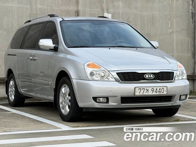 Kia Canival 2012 — photo 3