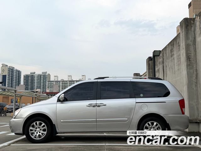 Kia Canival 2012 — photo 8