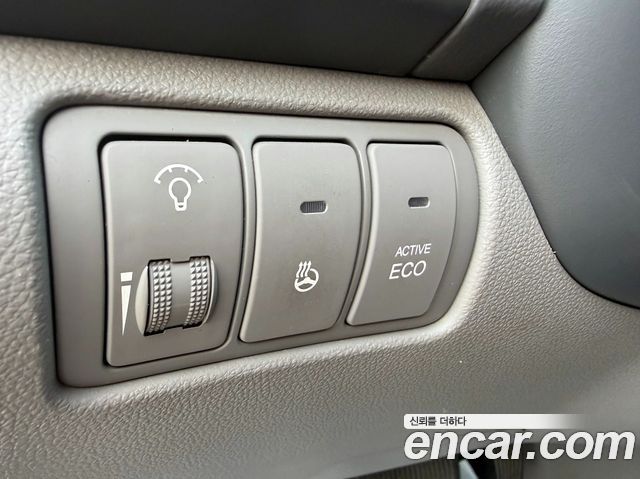 Kia Canival 2012 — photo 18