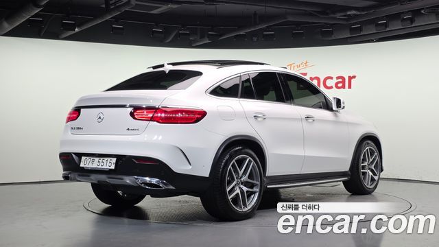 Mercedes-Benz GLE-Class 2017 — photo 2