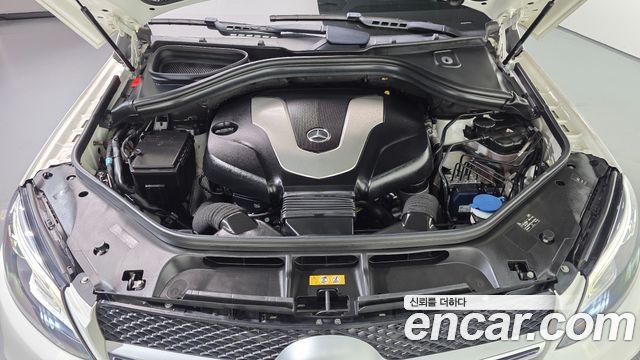 Mercedes-Benz GLE-Class 2017 — photo 6