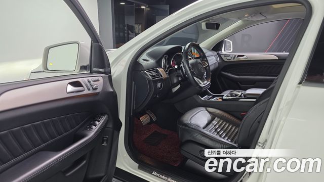 Mercedes-Benz GLE-Class 2017 — photo 10
