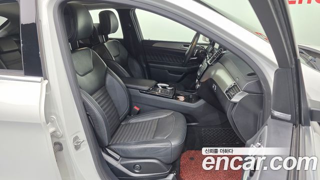 Mercedes-Benz GLE-Class 2017 — photo 11