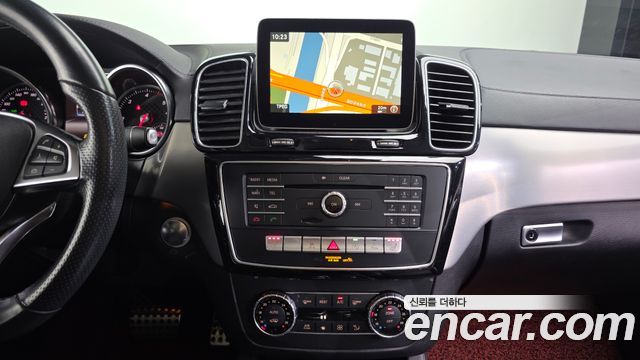Mercedes-Benz GLE-Class 2017 — photo 14