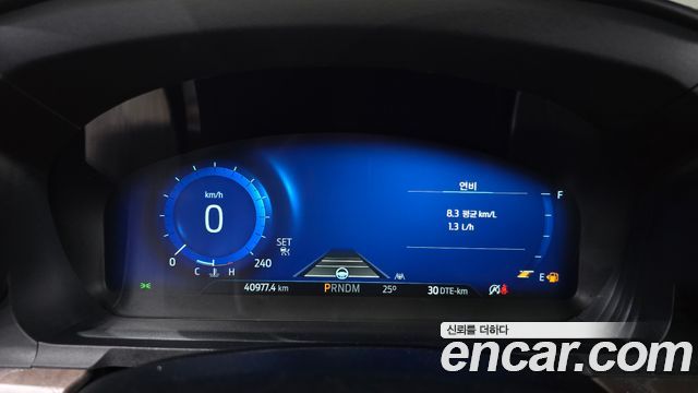 Ford Explorer 2021 — photo 11
