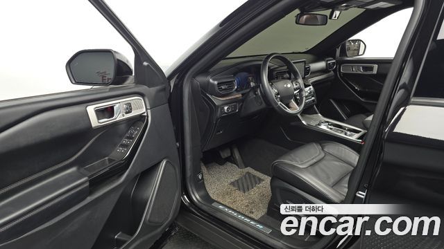 Ford Explorer 2021 — photo 13