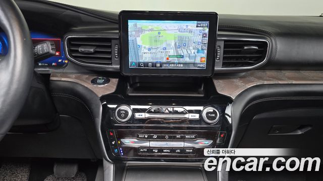 Ford Explorer 2021 — photo 20