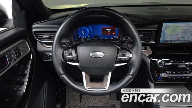 Ford Explorer 2021 — photo 21