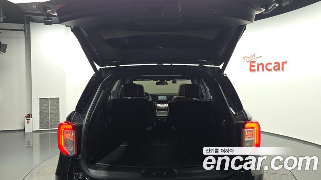 Ford Explorer 2021 — photo 25