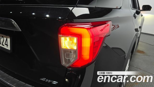 Ford Explorer 2021 — photo 9