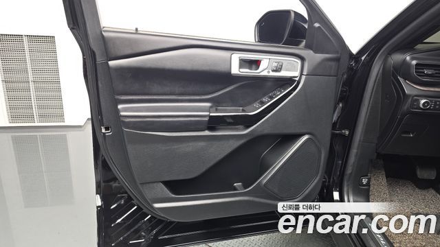 Ford Explorer 2021 — photo 14