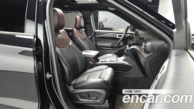 Ford Explorer 2021 — photo 16