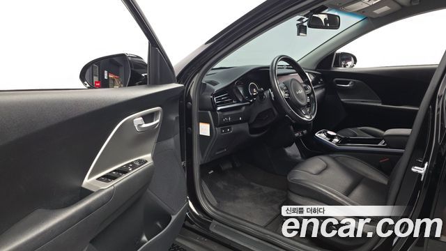 Kia Niro 2023 — photo 13