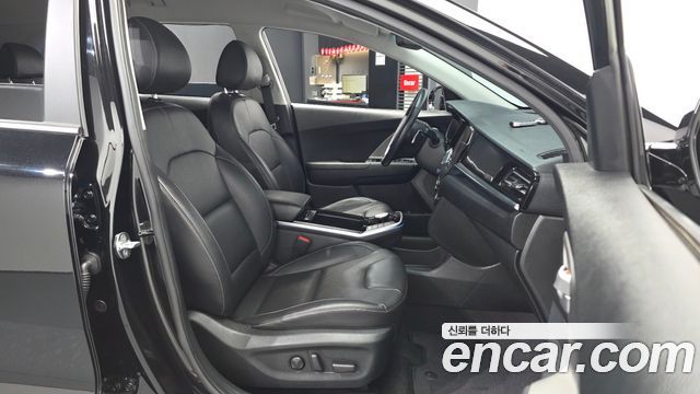 Kia Niro 2023 — photo 17