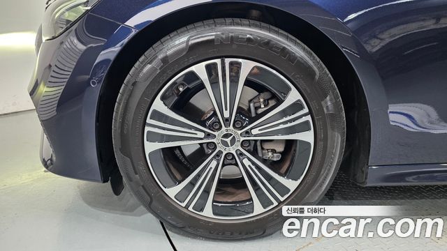 Mercedes-Benz E-Class 2024 — photo 5