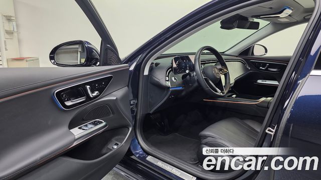 Mercedes-Benz E-Class 2024 — photo 13