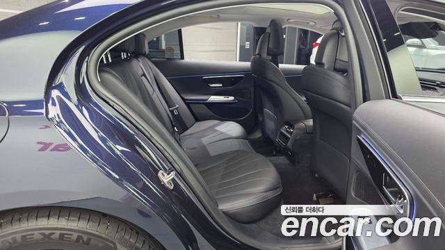 Mercedes-Benz E-Class 2024 — photo 18