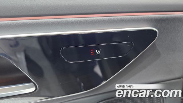 Mercedes-Benz E-Class 2024 — photo 25