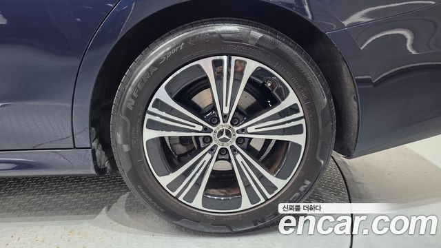 Mercedes-Benz E-Class 2024 — photo 7