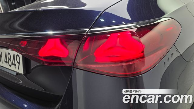 Mercedes-Benz E-Class 2024 — photo 9