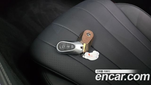 Mercedes-Benz E-Class 2024 — photo 33