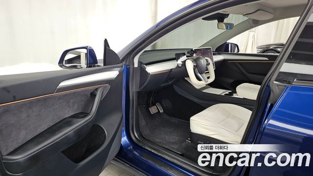 Tesla Model Y 2022 — photo 13