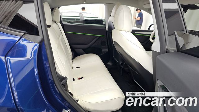 Tesla Model Y 2022 — photo 18