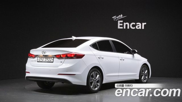 Hyundai AVANTE 2018 — photo 2