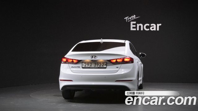 Hyundai AVANTE 2018 — photo 4