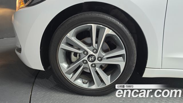 Hyundai AVANTE 2018 — photo 5