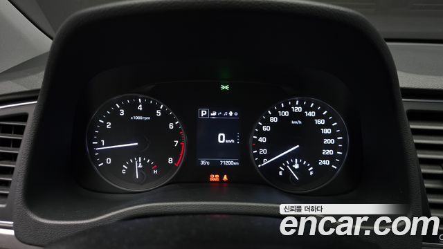 Hyundai AVANTE 2018 — photo 11