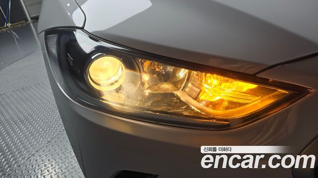 Hyundai AVANTE 2018 — photo 8