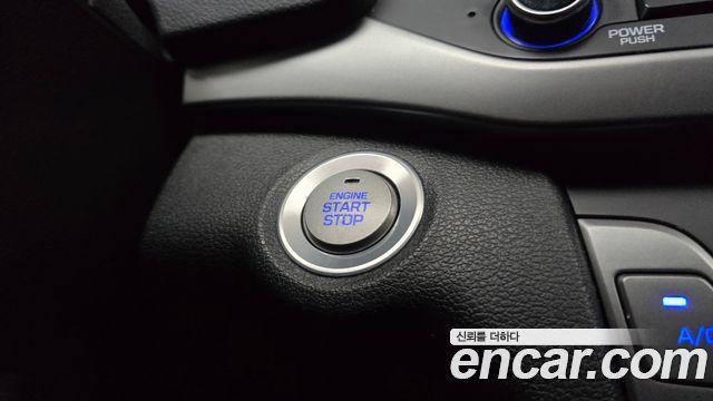 Hyundai AVANTE 2018 — photo 30