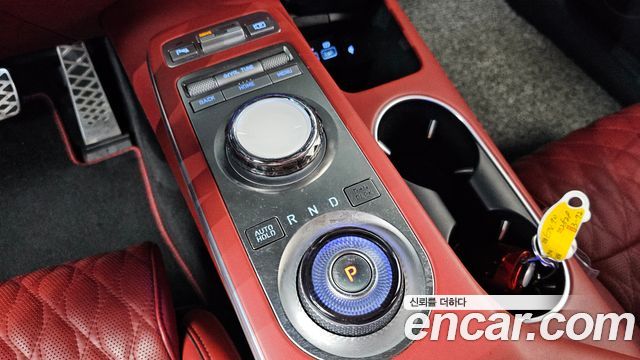 Genesis GV70 2024 — photo 9