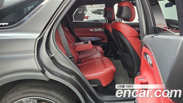 Genesis GV70 2024 — photo 12