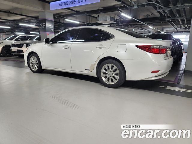 Lexus ES 2013 — photo 2