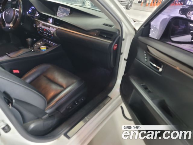 Lexus ES 2013 — photo 9