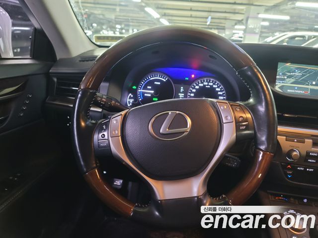 Lexus ES 2013 — photo 13