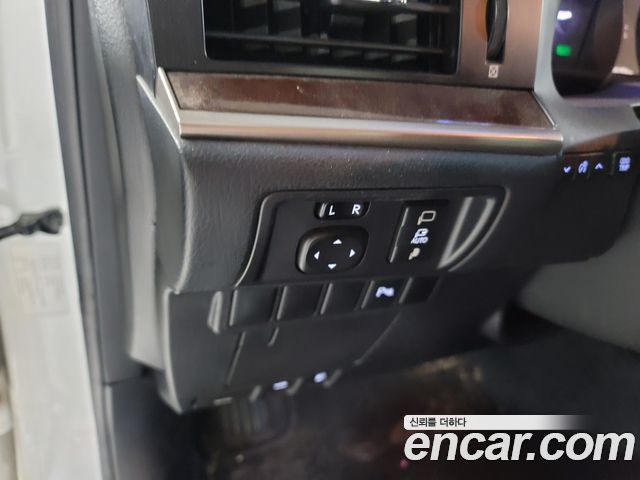Lexus ES 2013 — photo 19