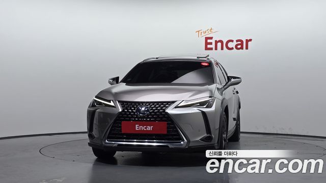 Lexus UX 2019 — photo 3