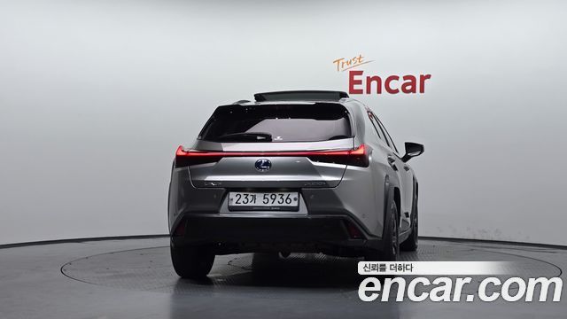 Lexus UX 2019 — photo 4