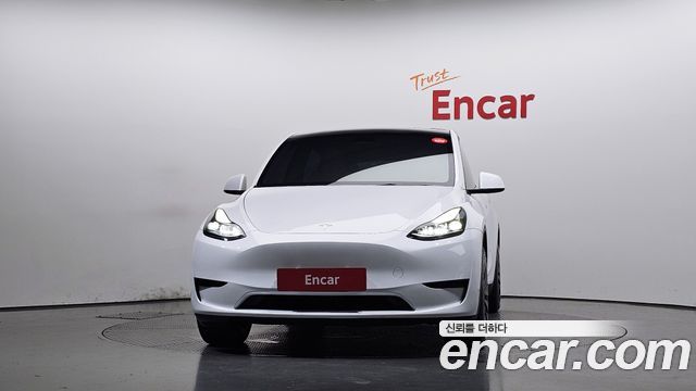Tesla Model Y 2023 — photo 3