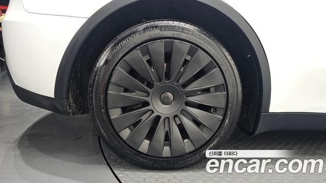 Tesla Model Y 2023 — photo 5