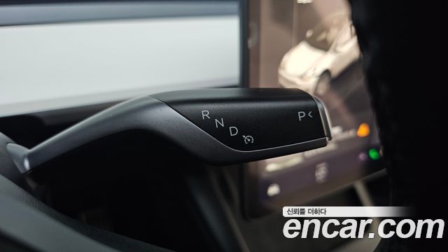 Tesla Model Y 2023 — photo 12