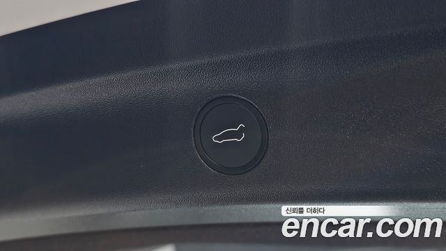 Tesla Model Y 2023 — photo 23