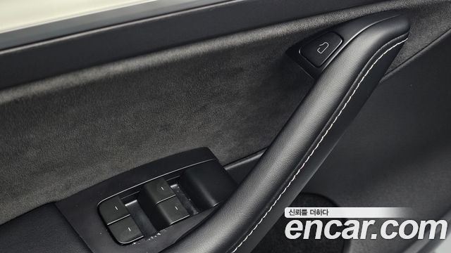 Tesla Model Y 2023 — photo 27