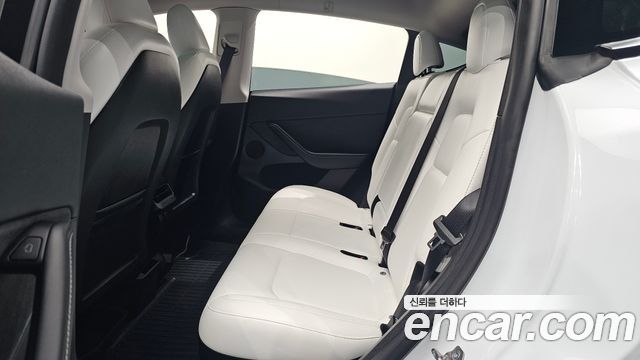Tesla Model Y 2023 — photo 28