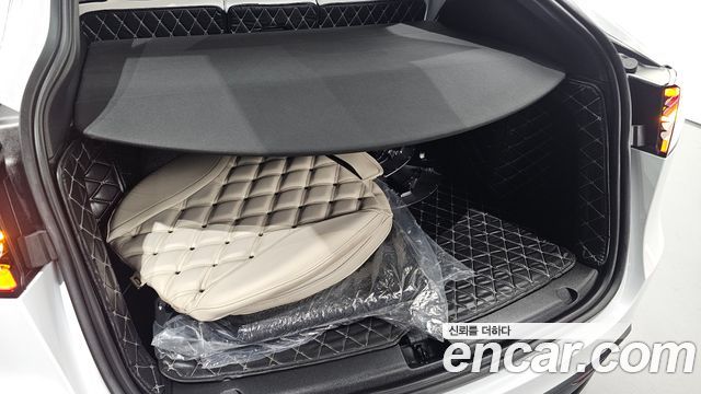 Tesla Model Y 2023 — photo 29